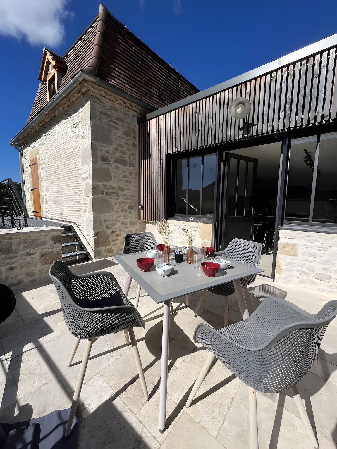 Gîte Hirondelle – Ruhiges Ferienhaus im Grünen bei Bretenoux in Bretenoux, Lot