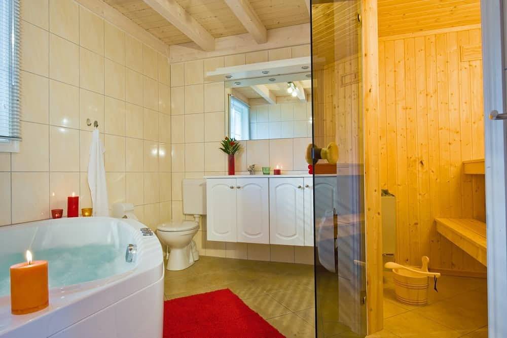 Ferienhaus „Fünen“ 111² für 6+2 Pers. im Schlosspark Bad Saarow, Sauna, Whirlpool und Kamin in Bad Saarow, Dahme-Seengebiet