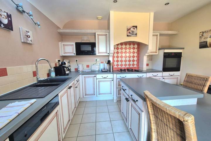 Ferienhaus für 8 Personen mit Terrasse in Miniac-Morvan, Saint-Malo und Umgebung