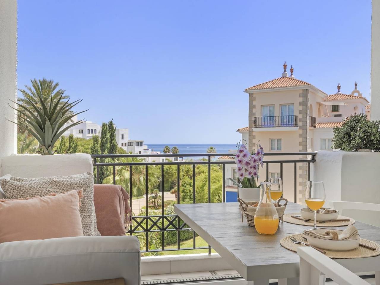 Entire holiday apartment, Studio in Medina Garden for 2 people | 232 in Medina Gardens, Marbella