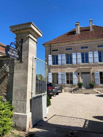 Cottage pour 2 personnes, avec vue et jardin à Confracourt
