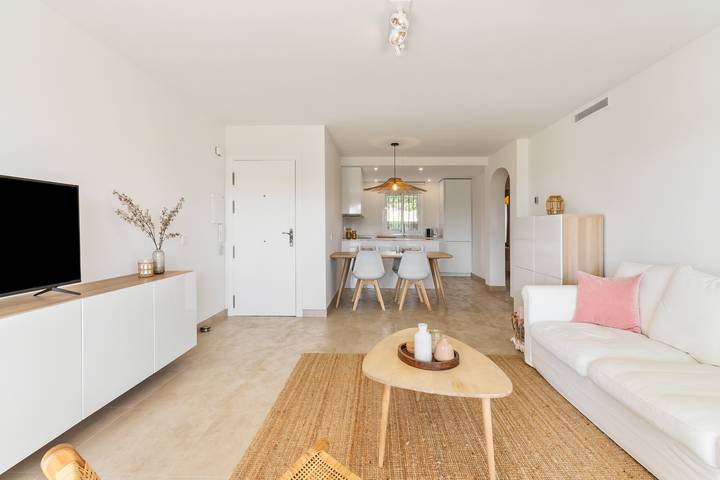 Entire apartment, Apartment 'Margarita In Miraflores' with Sea Views, Shared Pool and Wi-Fi in La Cala de Mijas, Mijas
