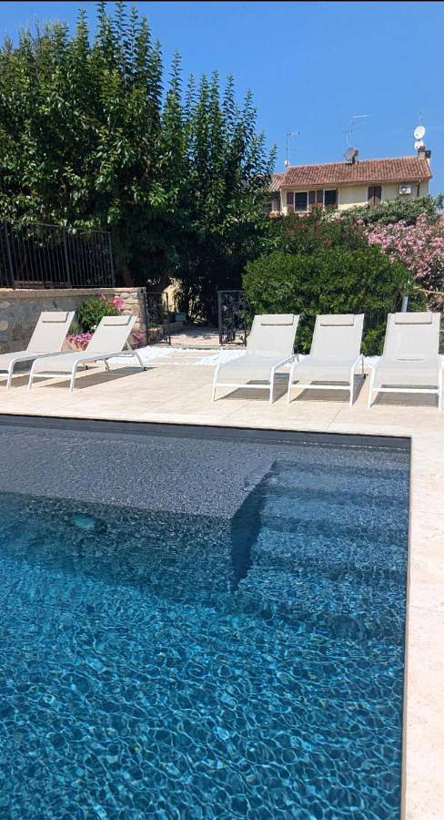 Chambre d’hôte pour 4 personnes, avec vue et vue sur le lac ainsi que piscine et jardin à Peschiera del Garda - 2