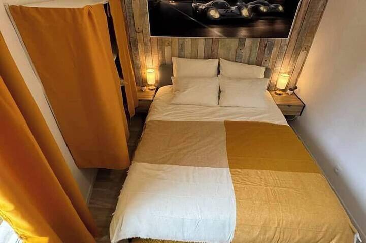 «24H Legend» House 10 People With Private Terrace in Le Mans, Sarthe