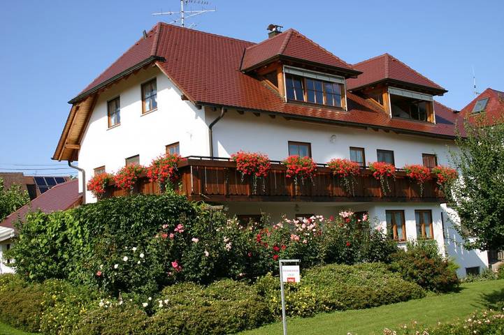 Ferienwohnung für 2 Personen, mit Garten und Meerblick sowie Seeblick, kinderfreundlich - 1