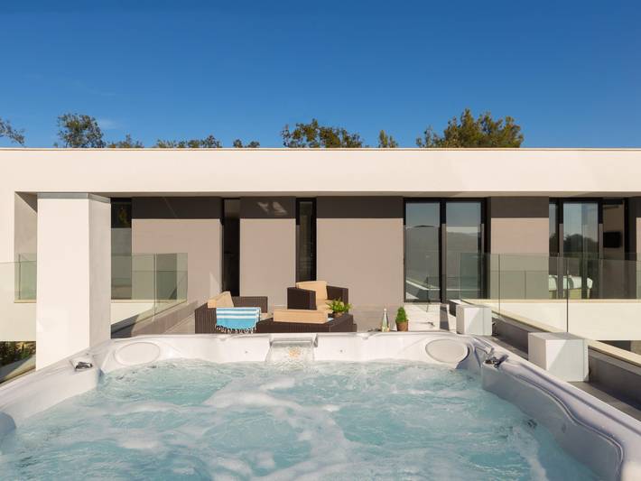 Casa de vacaciones para 8 personas, con Balcón/Terraza además de Jardín y Piscina en las Islas Baleares - 4