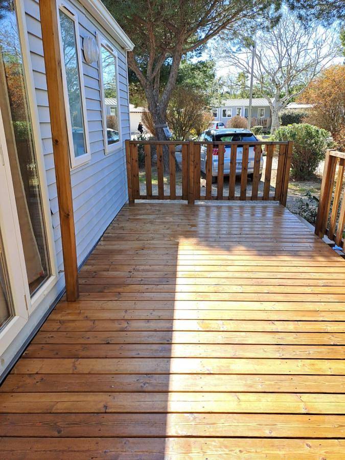 Camping pour 6 personnes, avec bassin pour enfant et terrasse ainsi que vue et piscine, animaux acceptés à Port-la-Nouvelle - 3