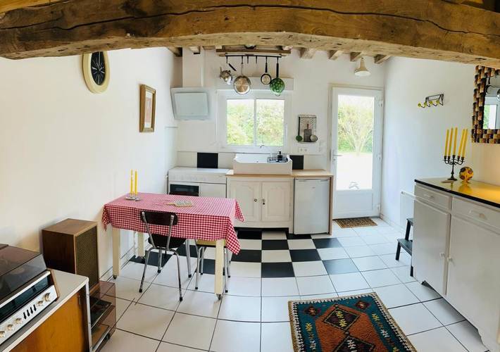 Gîte pour 2 personnes, avec jardin ainsi que piscine et vue à Sourdeval - 3