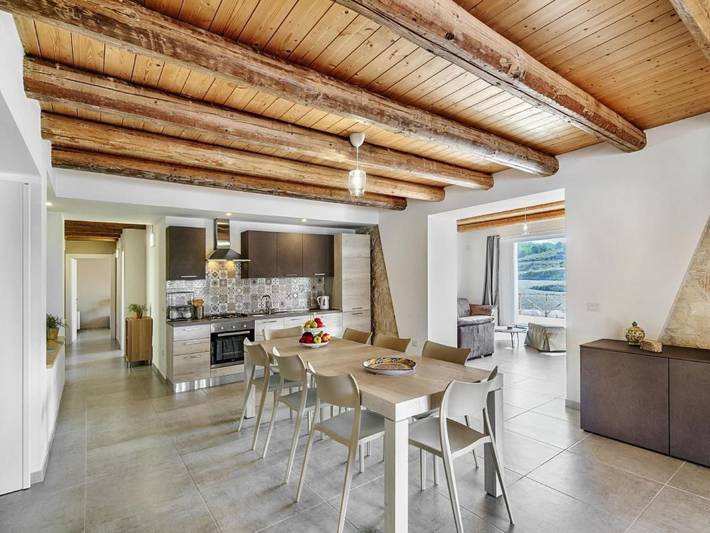 Casa vacanza per 17 persone, con Terrazza e Giardino a Buccheri