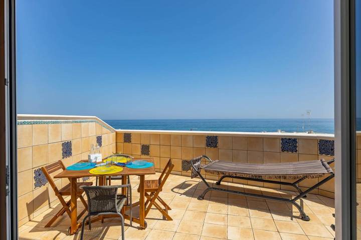 Location de vacances pour 6 personnes, avec vue et balcon dans Torre a Mare