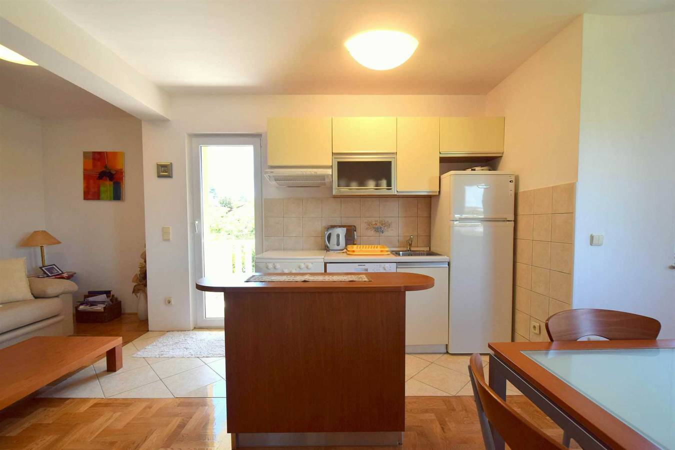 Ganze Wohnung, Apartment Mirela in der Nähe des Zentrums in Malinska-Dubašnica, Krk