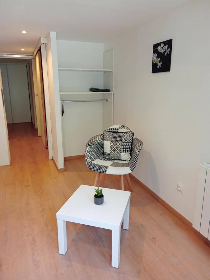 Gîte pour 2 personnes, avec vue et jardin dans Cessens - 2