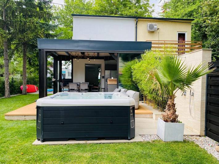 Ferienhaus für 6 Personen, mit Whirlpool und Terrasse sowie Garten und Pool in Siofok - 4