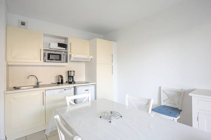 Gîte pour 4 personnes, avec sauna ainsi que piscine et balcon à Plougonvelin - 2