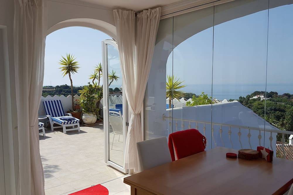 Ganze Wohnung, Penthouse Villa mit 360-Grad-Panoramablick auf das Meer, die Berge in El Capistrano, Costa del Sol