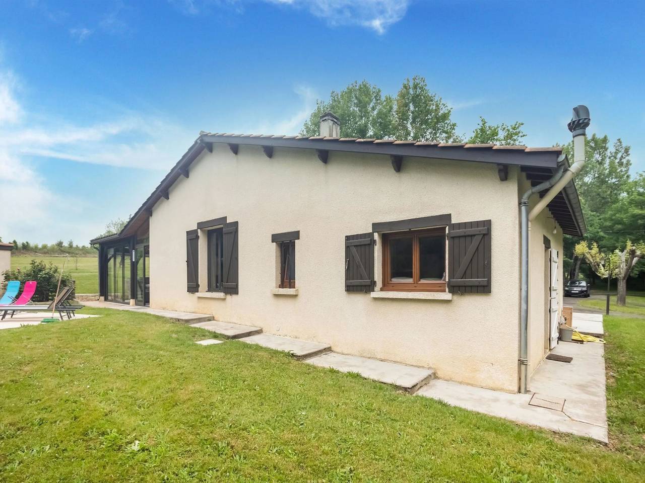 Holiday Home in Villeneuve-sur-Lot with Roofed Swimming Pool in Villeneuve-sur-Lot, Région de Villeneuve-sur-Lot