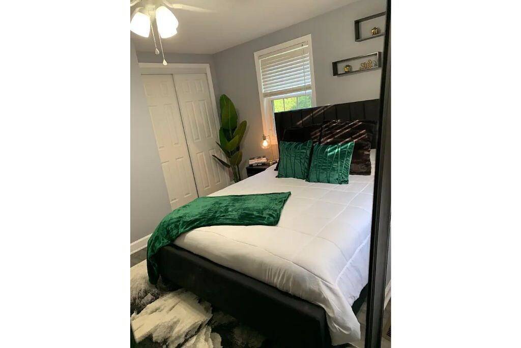 Stylish One Bedroom home 5 min away from Downtown. in Greensboro, Guilford County