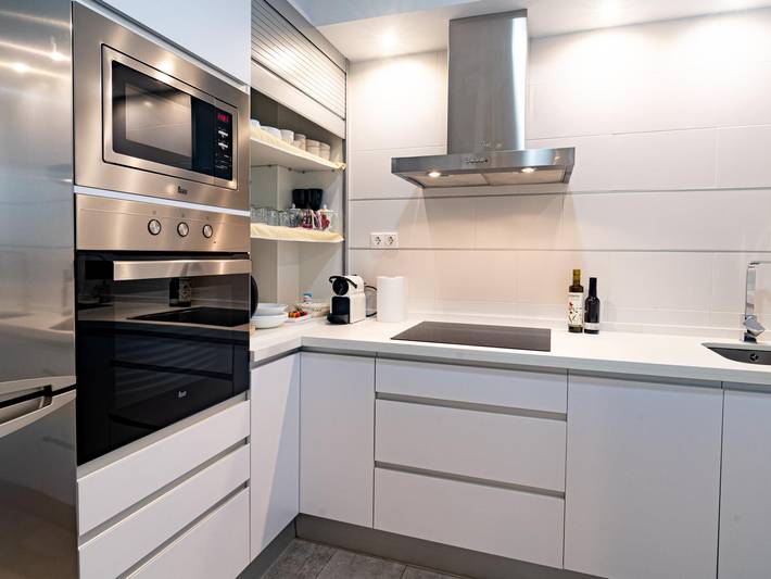Entire apartment, Modern Apartment in Central Córdoba Near Historic Attractions in Poniente Sur, Cordoba