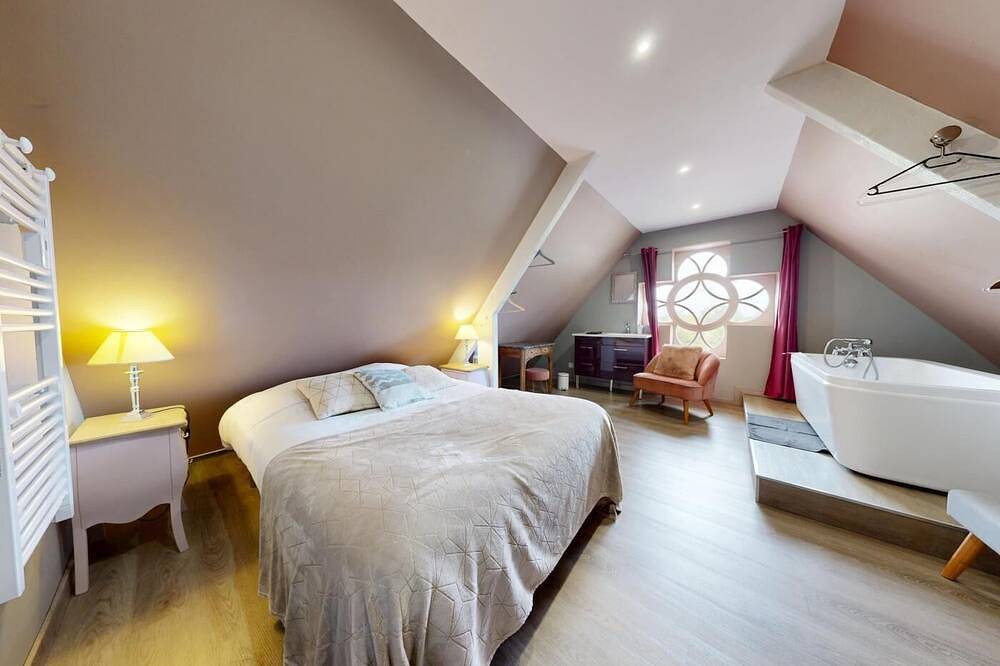 Domaine de Lalie 20pers : tiny house, piscine tennis, 8min mer in Saint-Planchers, Côte de la Déroute