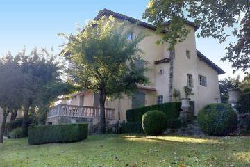 Location de vacances pour 12 personnes, avec jardin et jacuzzi à Saint-Just-de-Claix