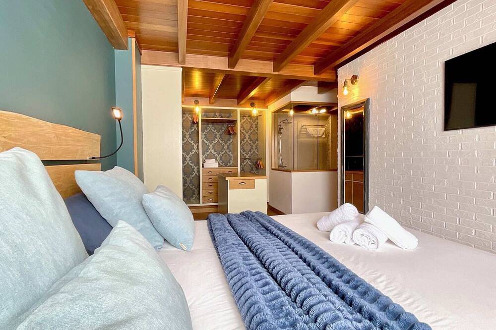 Entire apartment, The Cliffs - Marcastelos in Viveiro, Galician Coast