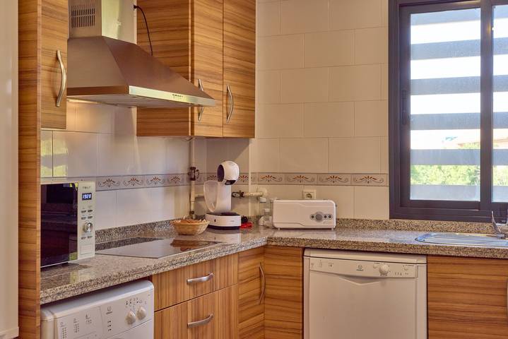 Entire apartment, Apartment 'Las 4 Llaves De Córdoba 1' with Wi-Fi and Air Conditioning in Distrito Sur (Córdoba), Cordoba