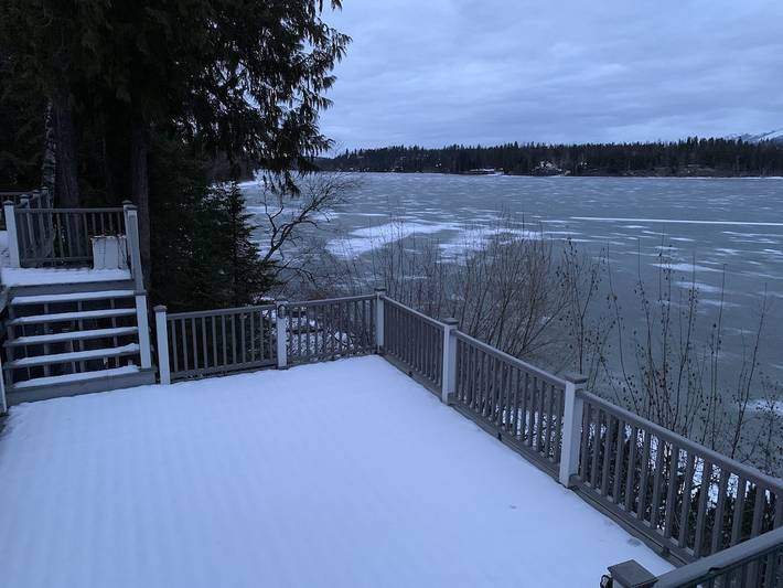 Vacation house for 12 people, with balcony in Flathead Lake