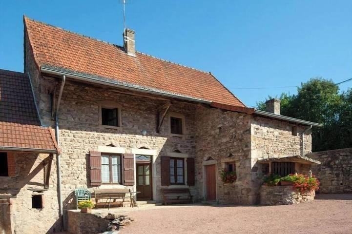 Gîte pour 5 personnes, avec balcon dans Saône-et-Loire