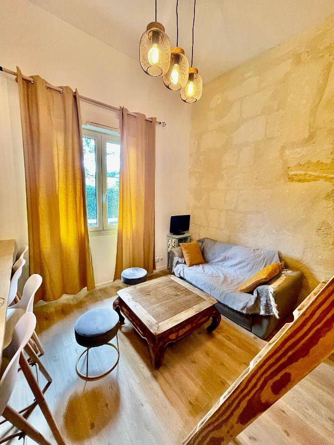 Appartement entier, Proche kedge et universitée appartement cosy avec clim ,parking ,cuisine équipée ,sdb et jardin in Talence, Région de Bordeaux