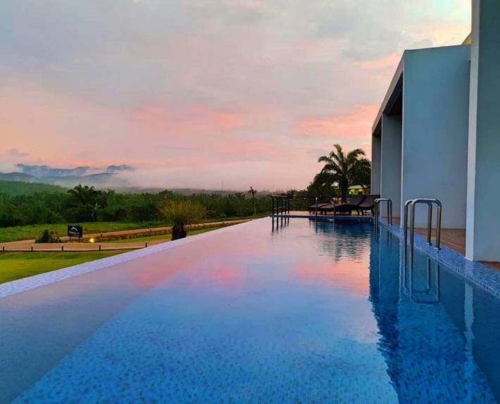 Resort para 2 personas, con jardín además de piscina y vistas - 1