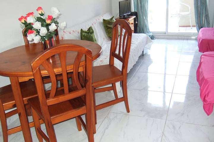 Appartement entier, Un beau studio Minerva piscines Surplombant apt de. Jupiter @ Bonanza Square ' in Benalmádena Costa, Benalmádena