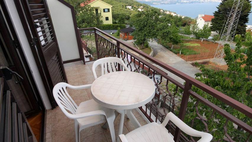 Ferienwohnung für 2 Personen, mit Terrasse und Ausblick in Opatija Riviera