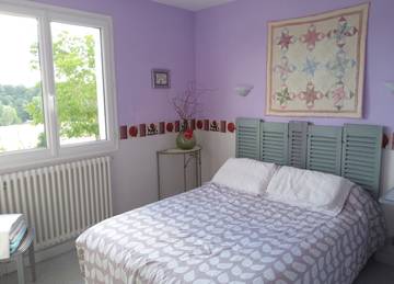 Chambre d’hôte pour 2 personnes, avec jardin à Ambrières-les-Vallées