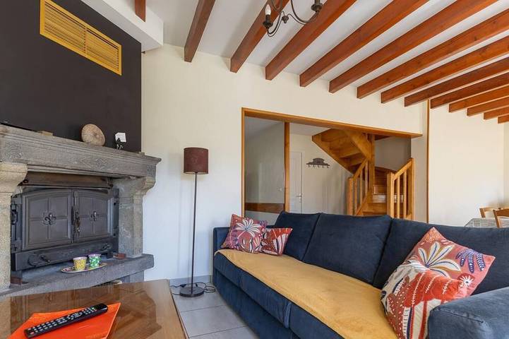 Location de vacances pour 6 personnes, avec balcon et jardin à Chambon-sur-Lac