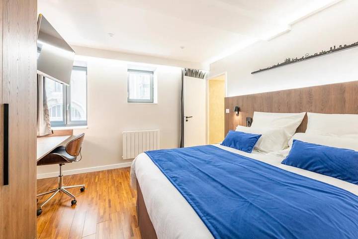 Ferienwohnung für 4 Personen, mit Terrasse und Whirlpool in Lyon - 3