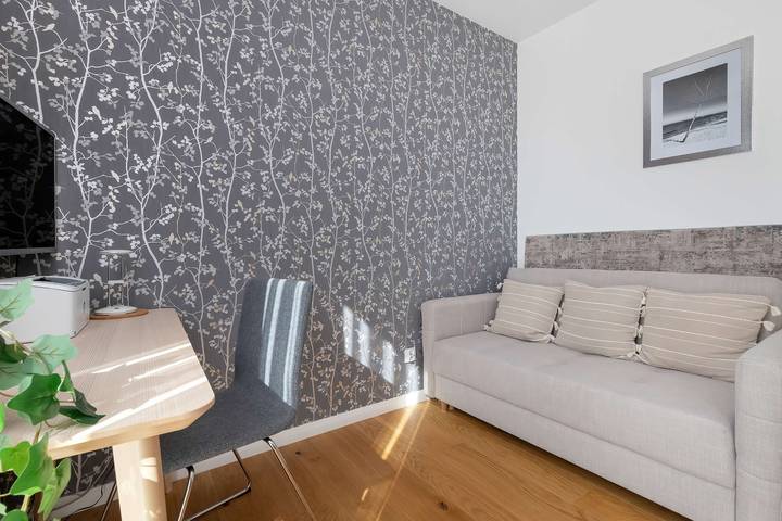 Ganze Wohnung, Spacious Apartment | Parking, Balcony, Close to Old Town in Danzig, Zatoka Gdańska