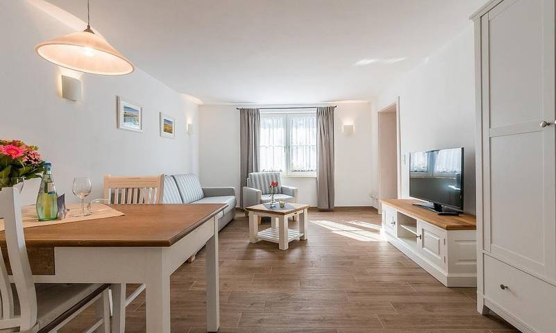 Ferienwohnung für 4 Personen, mit Terrasse und Garten in Fischland