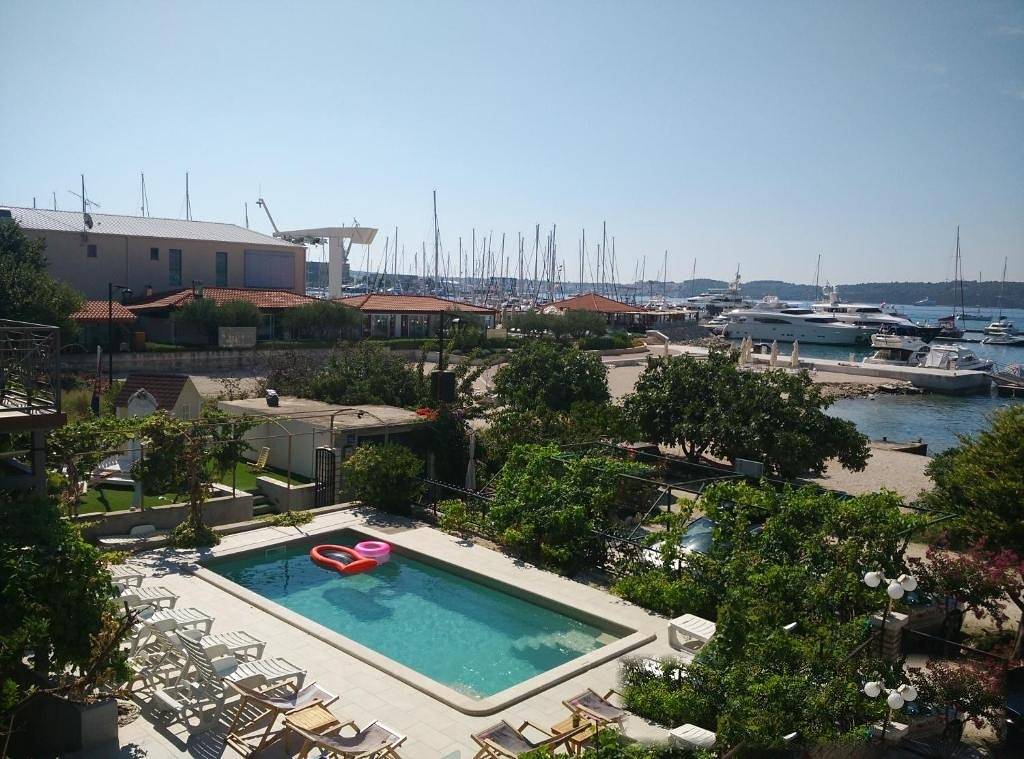 Hel leilighet, One bedroom apartment near beach Seget Donji, Trogir A-25167-a in Trogir, Split-Dalmatia