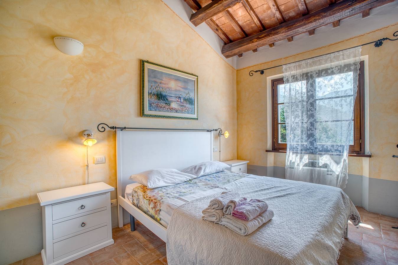 Appartement 'Casale Rosso' avec piscine privée, terrasse privée et Wi-Fi in Sant'Anatolia di Narco, Valnerina