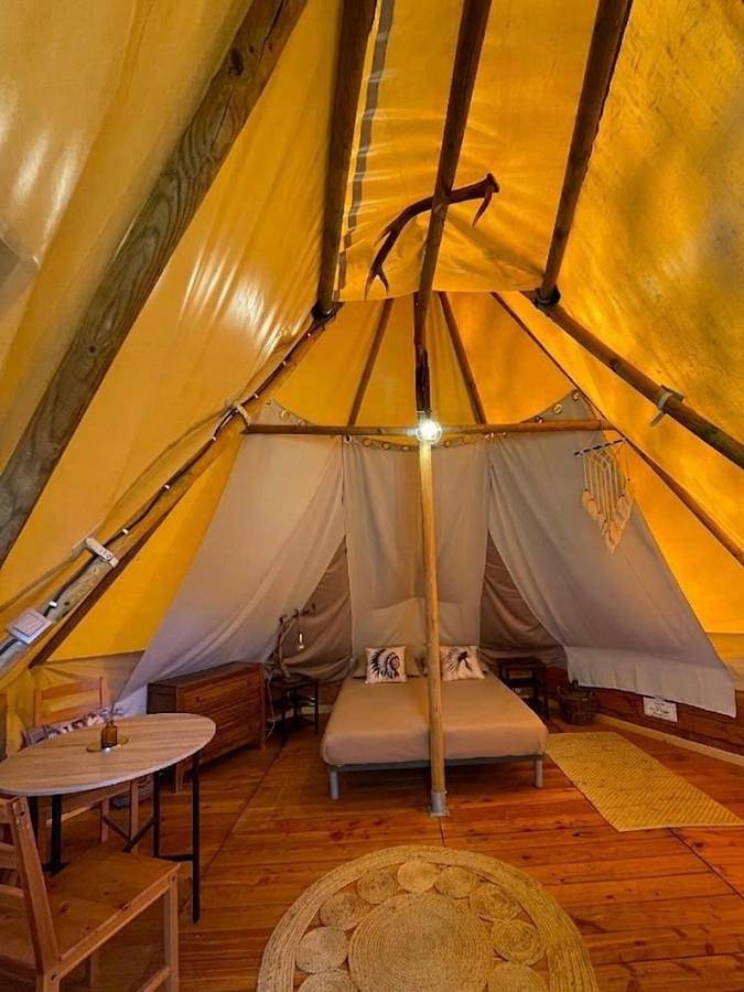 Tente pour 2 personnes, avec Terrasse ainsi que Jardin et Vue dans l' Isère - 2
