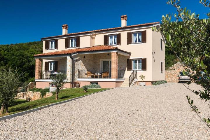 Villa pour 6 personnes, avec vue et jardin à Punat