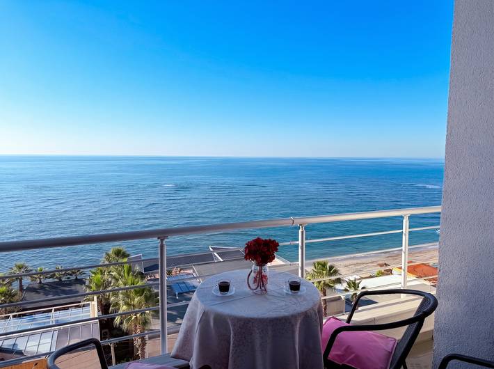 Ganze Wohnung, Ferienwohnung für 6 Personen mit Balkon in Durrës, Albanien