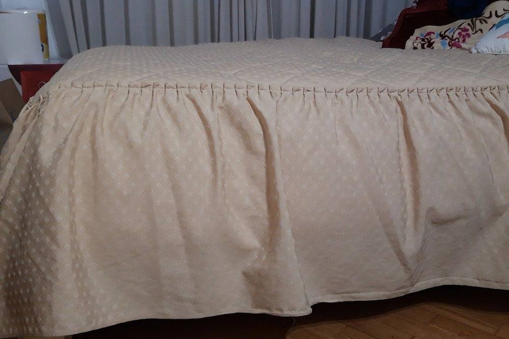 Appartamento intero, Double room in Madrid, Madrid Province