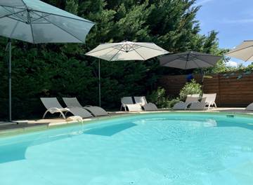 Cottage pour 2 personnes, avec jardin ainsi que jacuzzi et piscine, animaux acceptés à Sarlat-la-Canéda