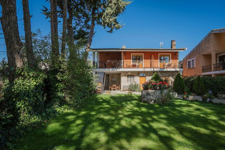 Chalet para 16 personas, con Balcón y Jardín en Provincia de Burgos
