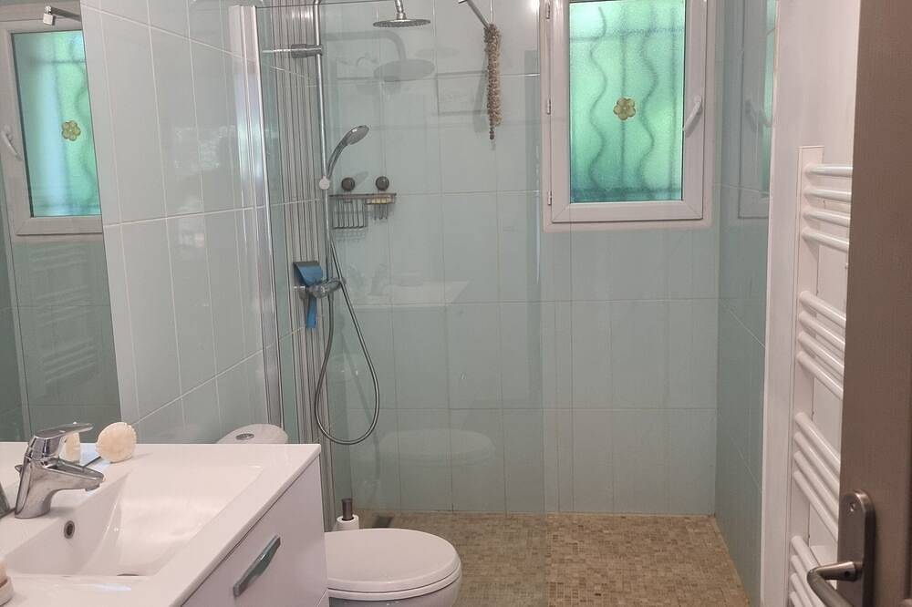 House Les Taillades - up to 6 persons, 2 bedrooms in Avèze (Languedoc-Roussillon), Cévennes