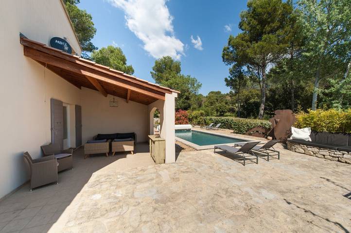 Luxury Provence Villa | Villa La Coquille | 4 Bedrooms | Private Pool in Saumane-de-Vaucluse, Vaucluse
