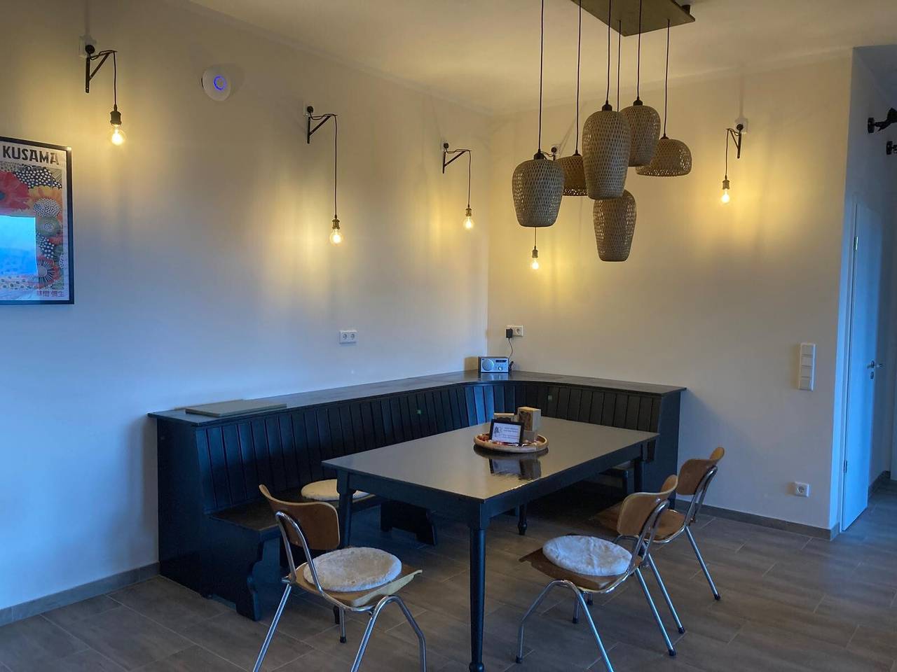 Ganze Wohnung, Apartment „Suiten im Alten Berghotel Theresia“ mit Bergblick, Gemeinschaftsgarten & Wlan in Eslohe, Hochsauerlandkreis