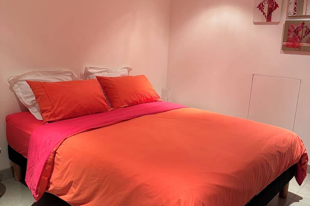 Loft Grande De Pie Completo, Jardin, Piscina Privada, Tranquilo En El Luberon in Lagnes, Parque natural regional del Luberon