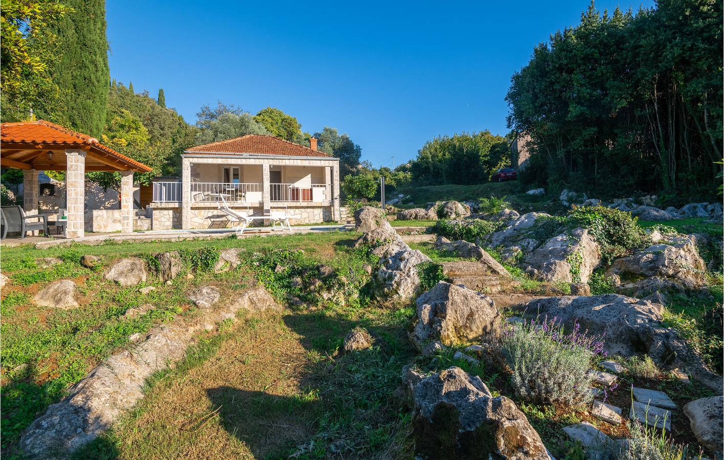 Modernes Apartment mit Pool, Parkplatz und WLAN in Küstennähe in Općina Konavle, Dubrovnik-Neretva